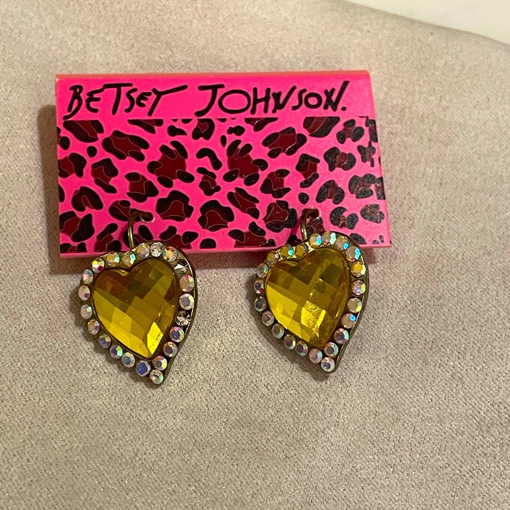 Betsey Johnson - NWT | Yellow Heart Stone W/ Crystals
